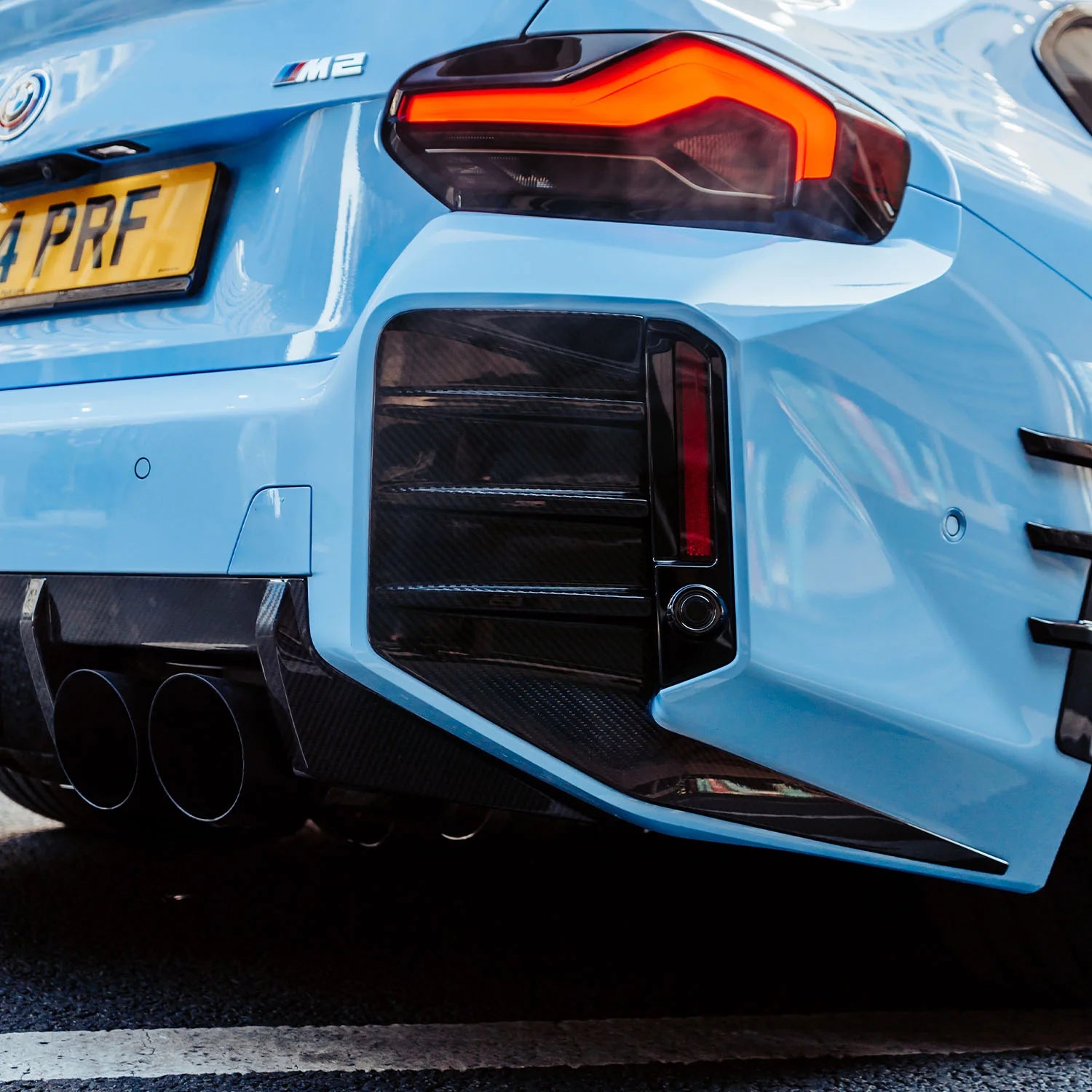 MHC+ BMW M2 G87 PERFORMANCE STYLE REAR BUMPER INSERTS IN PRE PREG GLOSS CARBON FIBER (G87)
